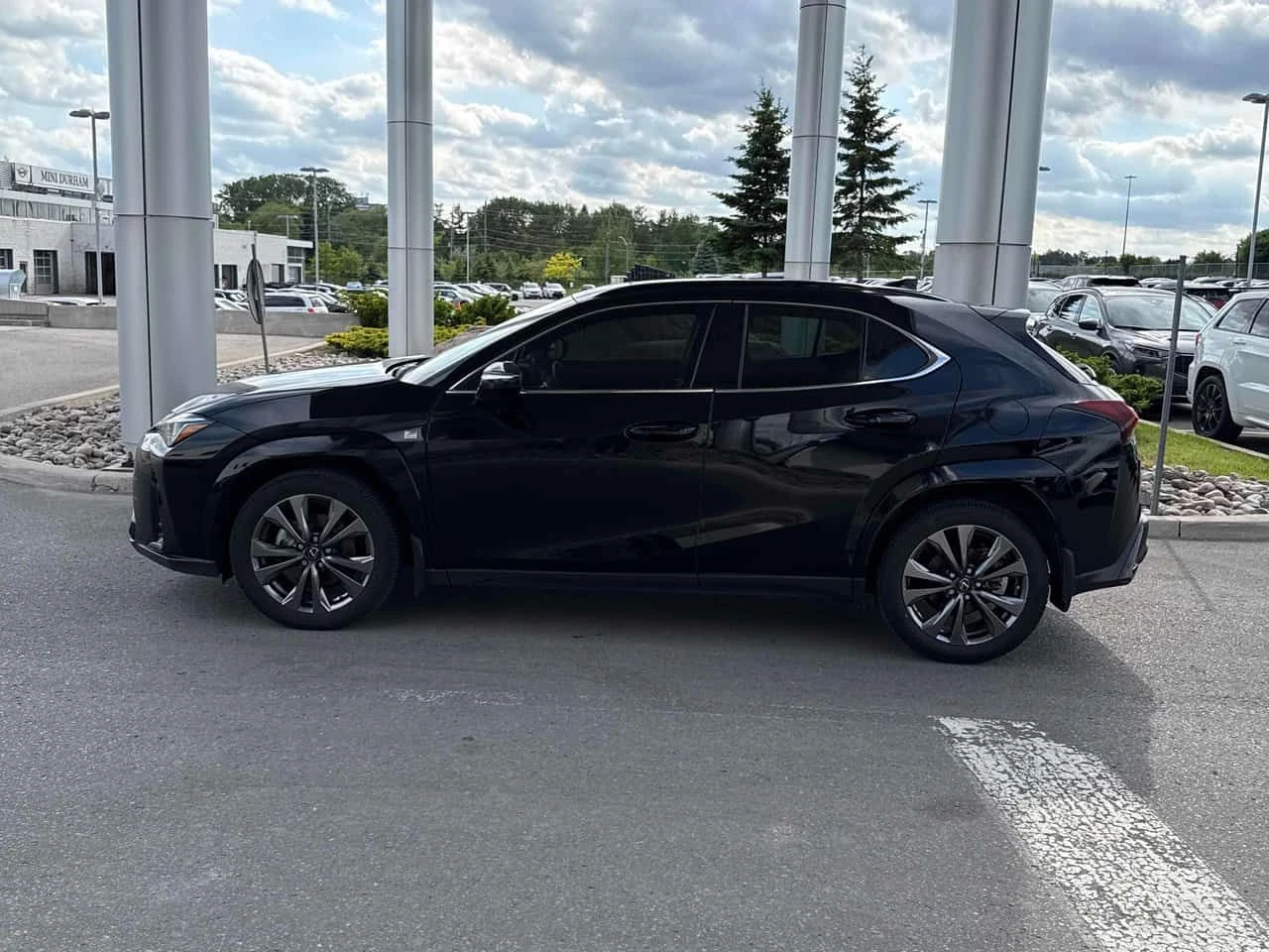 Lexus UX 300h  * CARFAX * ОПЦИЯ ЗА ФИНАНСИРАНЕ, снимка 2 - Автомобили и джипове - 55167190