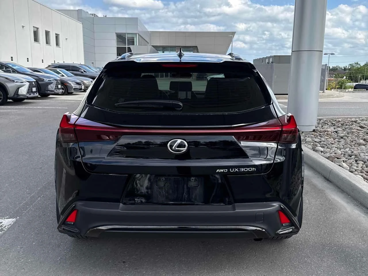 Lexus UX 300h  * CARFAX * ОПЦИЯ ЗА ФИНАНСИРАНЕ, снимка 4 - Автомобили и джипове - 55167190