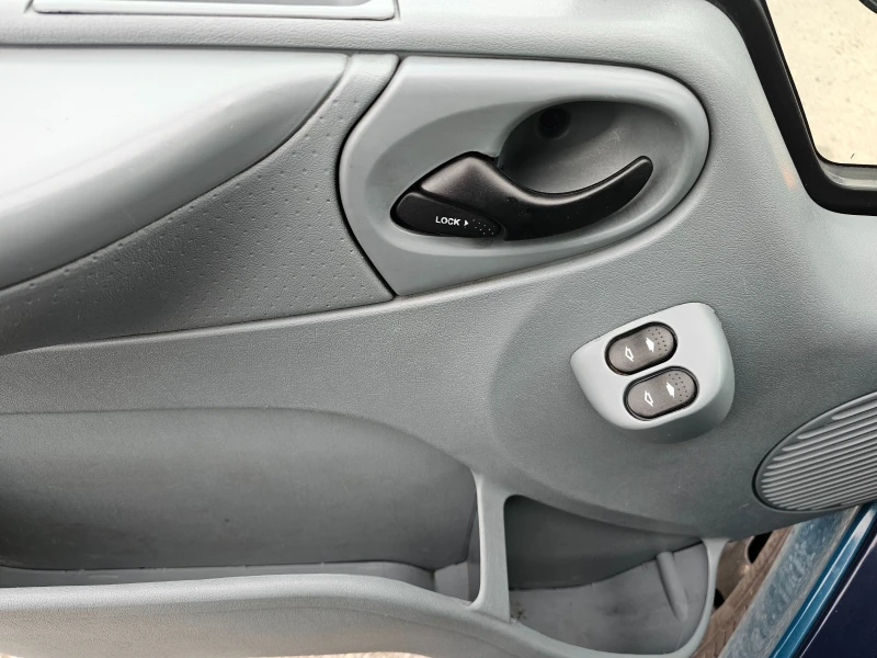 Ford Transit 3.2TDCI 200KC, снимка 9 - Бусове и автобуси - 52340183