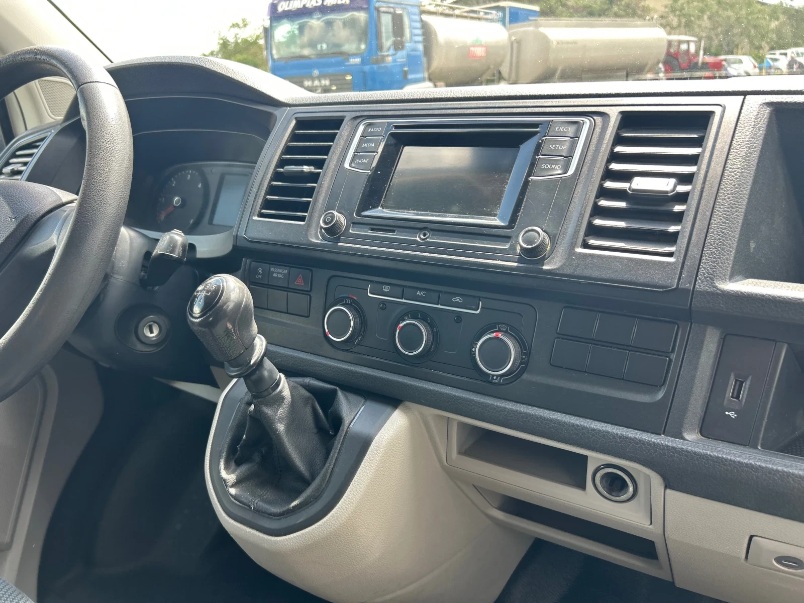 VW Transporter T6 2.0TDI Нов Внос Германия ТОП, снимка 13 - Бусове и автобуси - 54534182