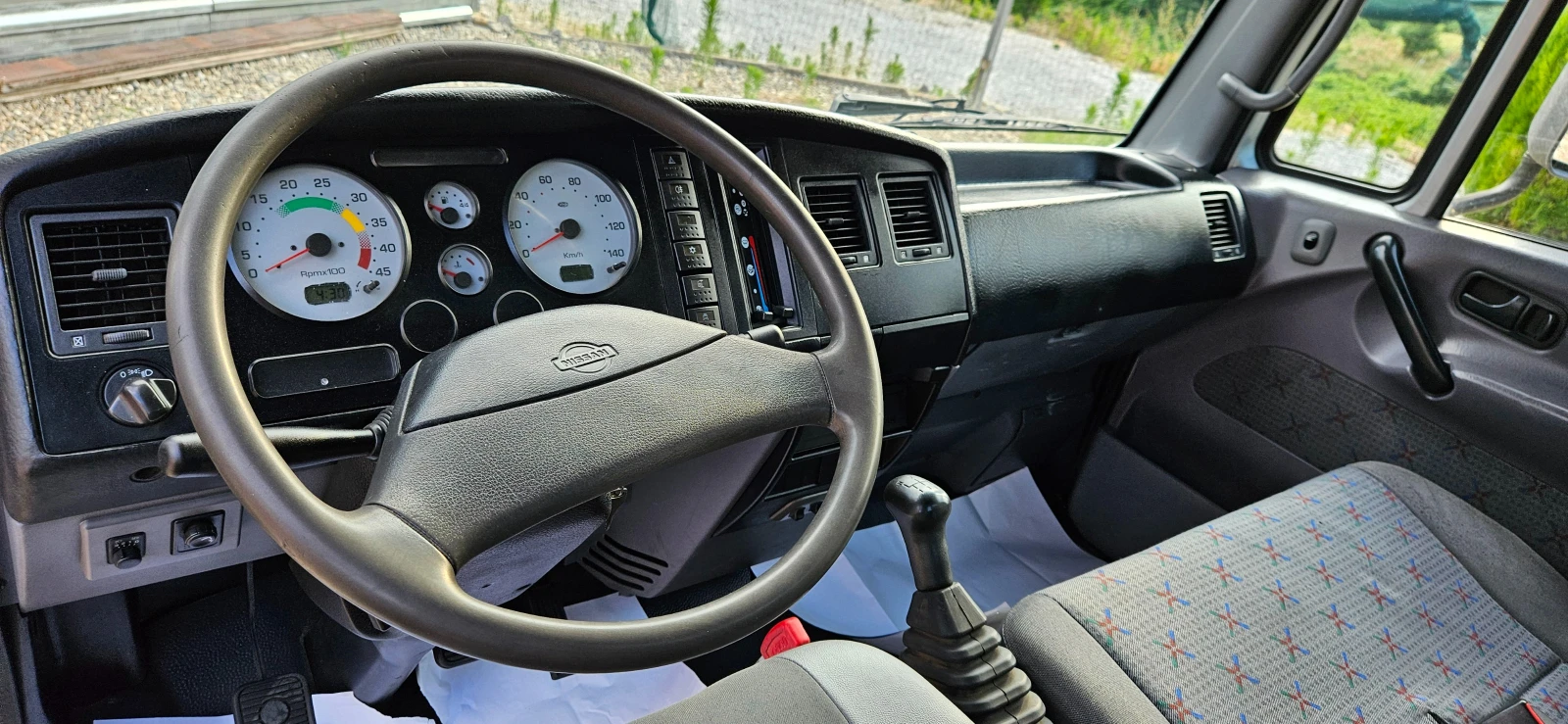 Nissan Atleon 3.0TDI-2004*  *    | Mobile.bg   13