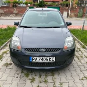 Ford Fiesta 1.3i, снимка 2 - Автомобили и джипове - 54821980