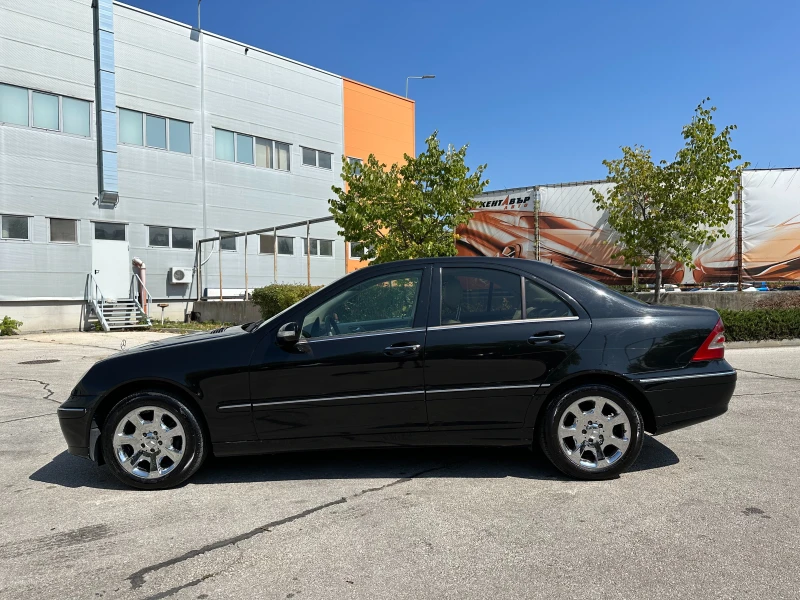 Mercedes-Benz C 240 i Автоматик, снимка 2 - Автомобили и джипове - 47179426