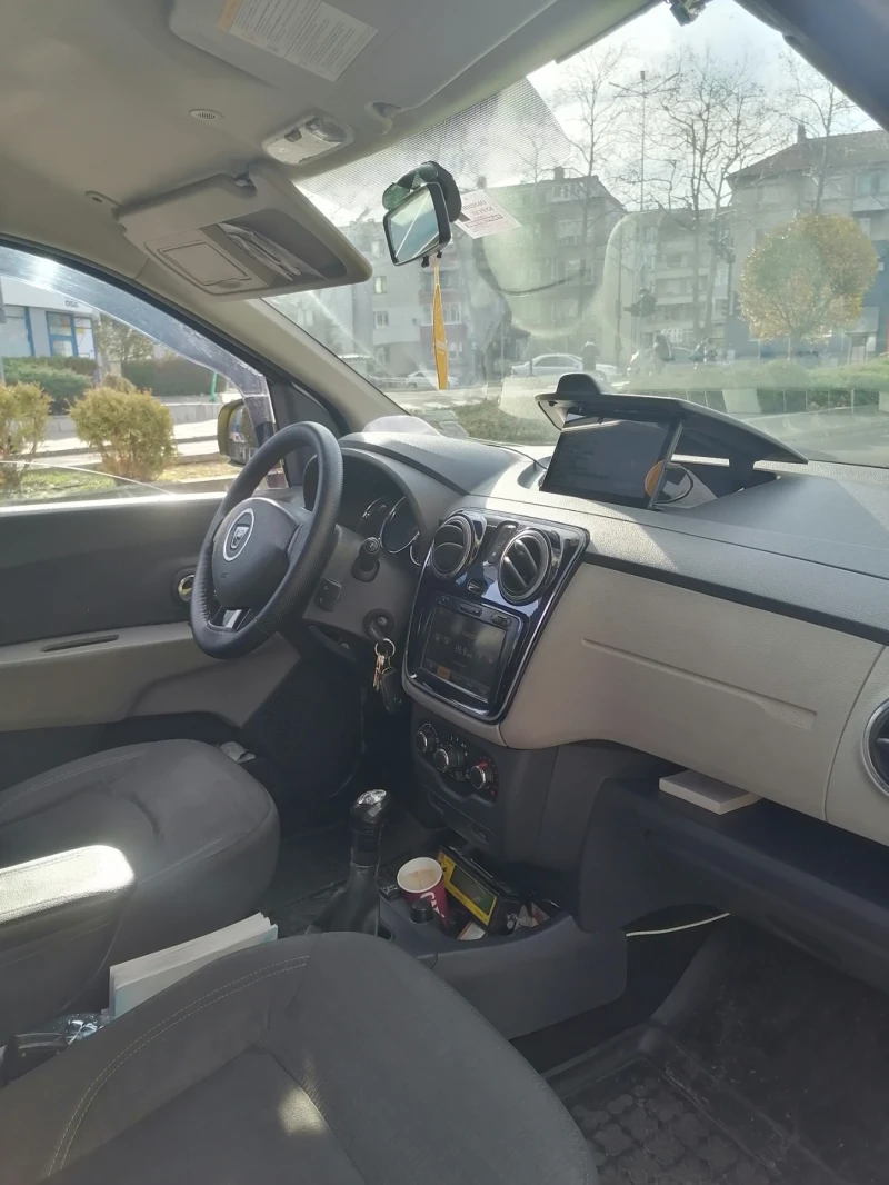 Dacia Lodgy, снимка 9 - Автомобили и джипове - 47902691