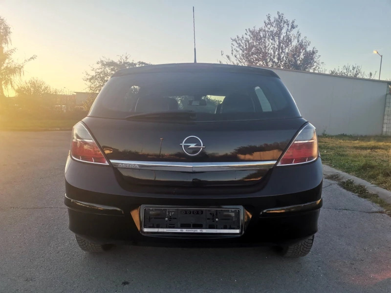 Opel Astra FACE/1.6i/ПЕРФЕКТЕН, снимка 5 - Автомобили и джипове - 48754193