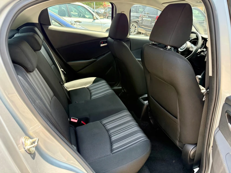 Mazda 2 SkyG, снимка 15 - Автомобили и джипове - 50582465