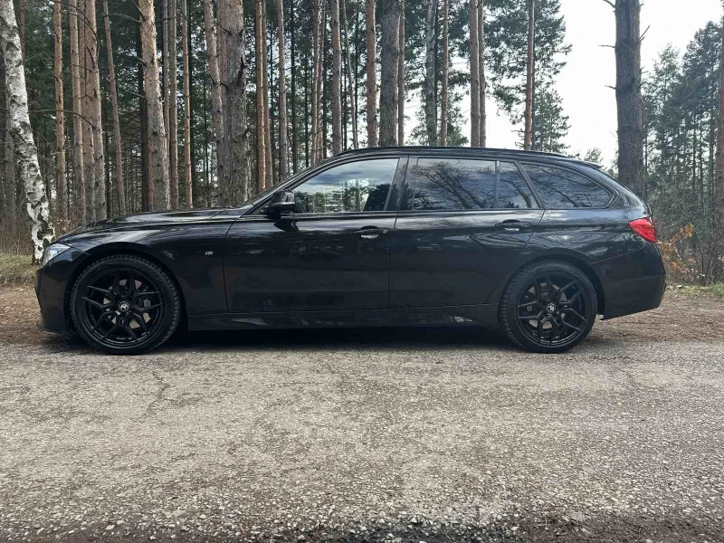 BMW 330 xDrive, снимка 3 - Автомобили и джипове - 52673053