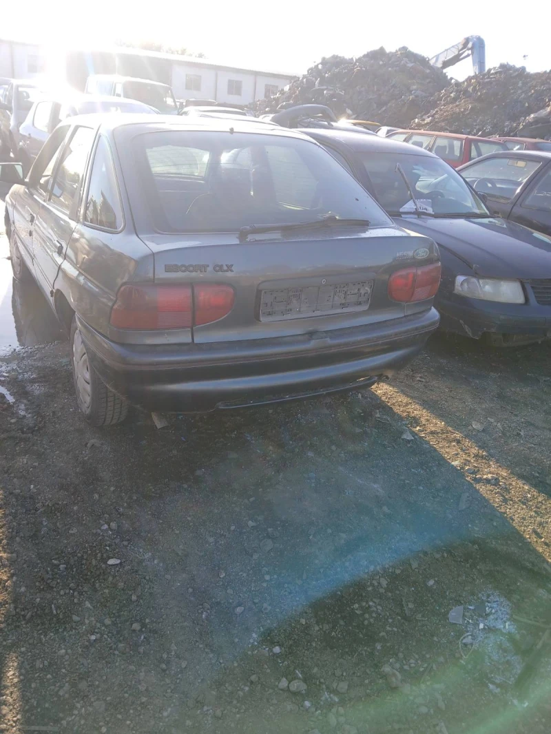 Ford Escort, снимка 3 - Автомобили и джипове - 52225351