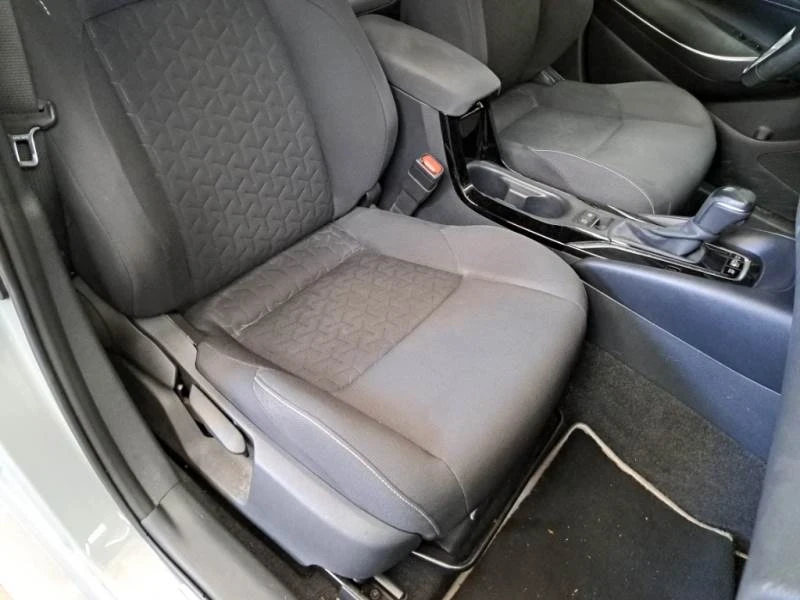 Toyota Corolla 1.8 Хибрид 2020г Euro 6D Комби - изображение 10