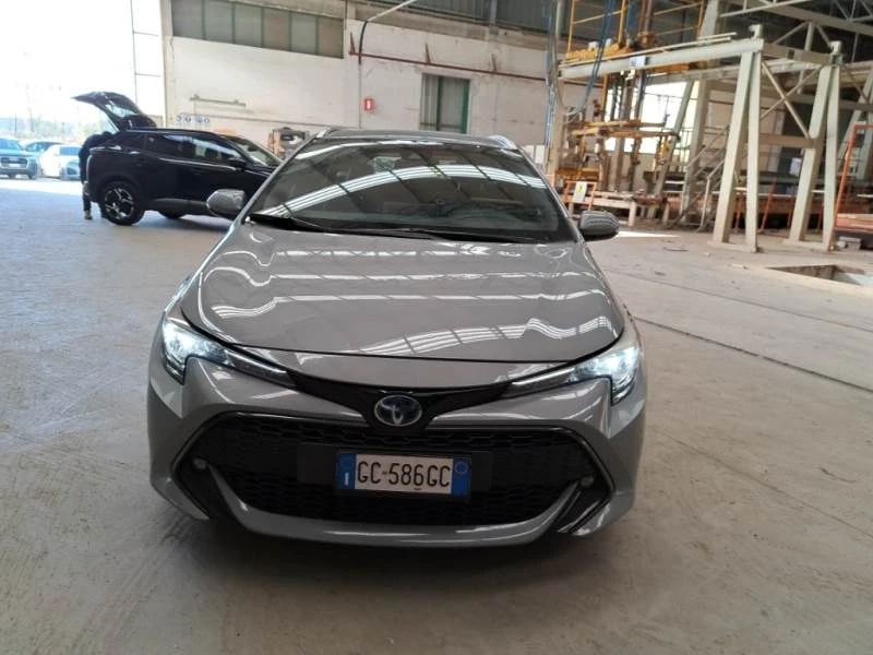 Toyota Corolla 1.8 Хибрид 2020г Euro 6D Комби - изображение 4