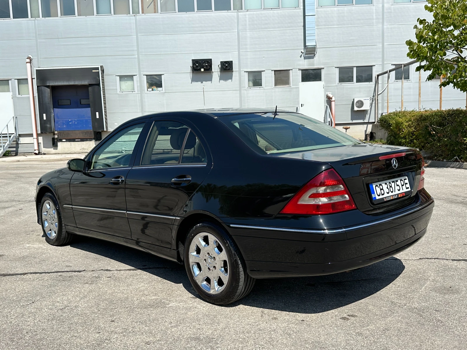 Mercedes-Benz C 240 i Автоматик - изображение 3