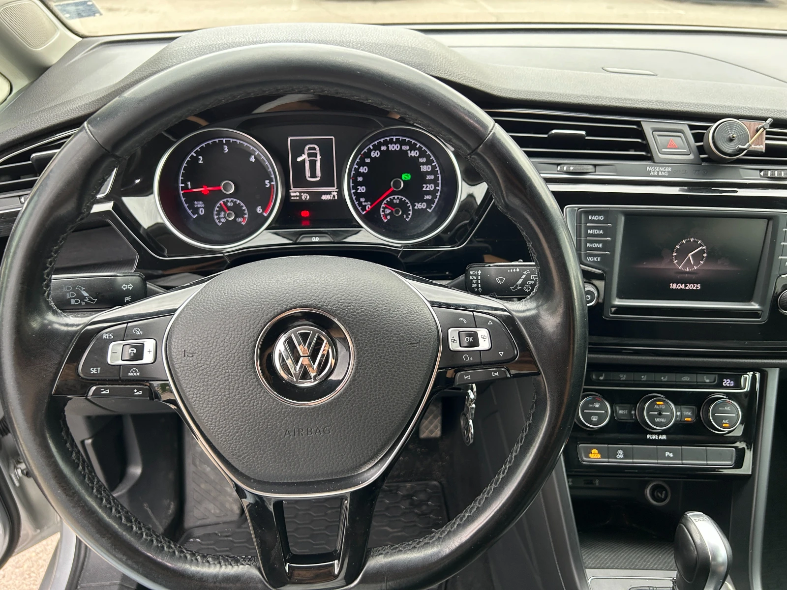 VW Touran 7 места, DSG7, TDI, добри гуми - изображение 8