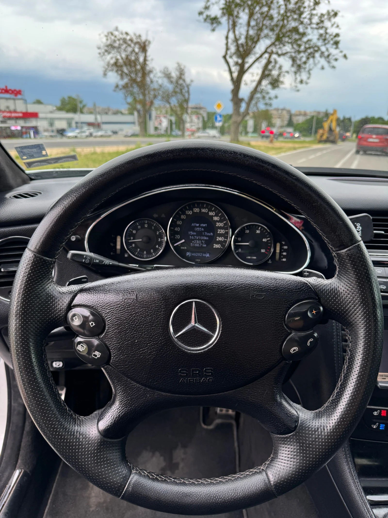 Mercedes-Benz CLS 320  - изображение 8