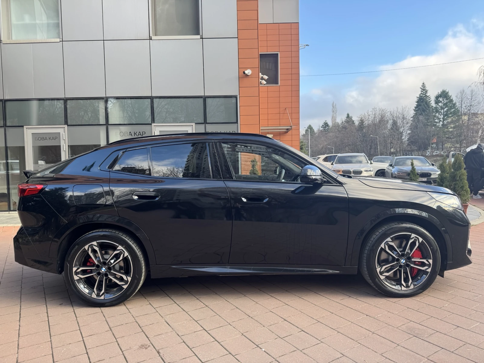 BMW iX2 eDrive20 - изображение 4