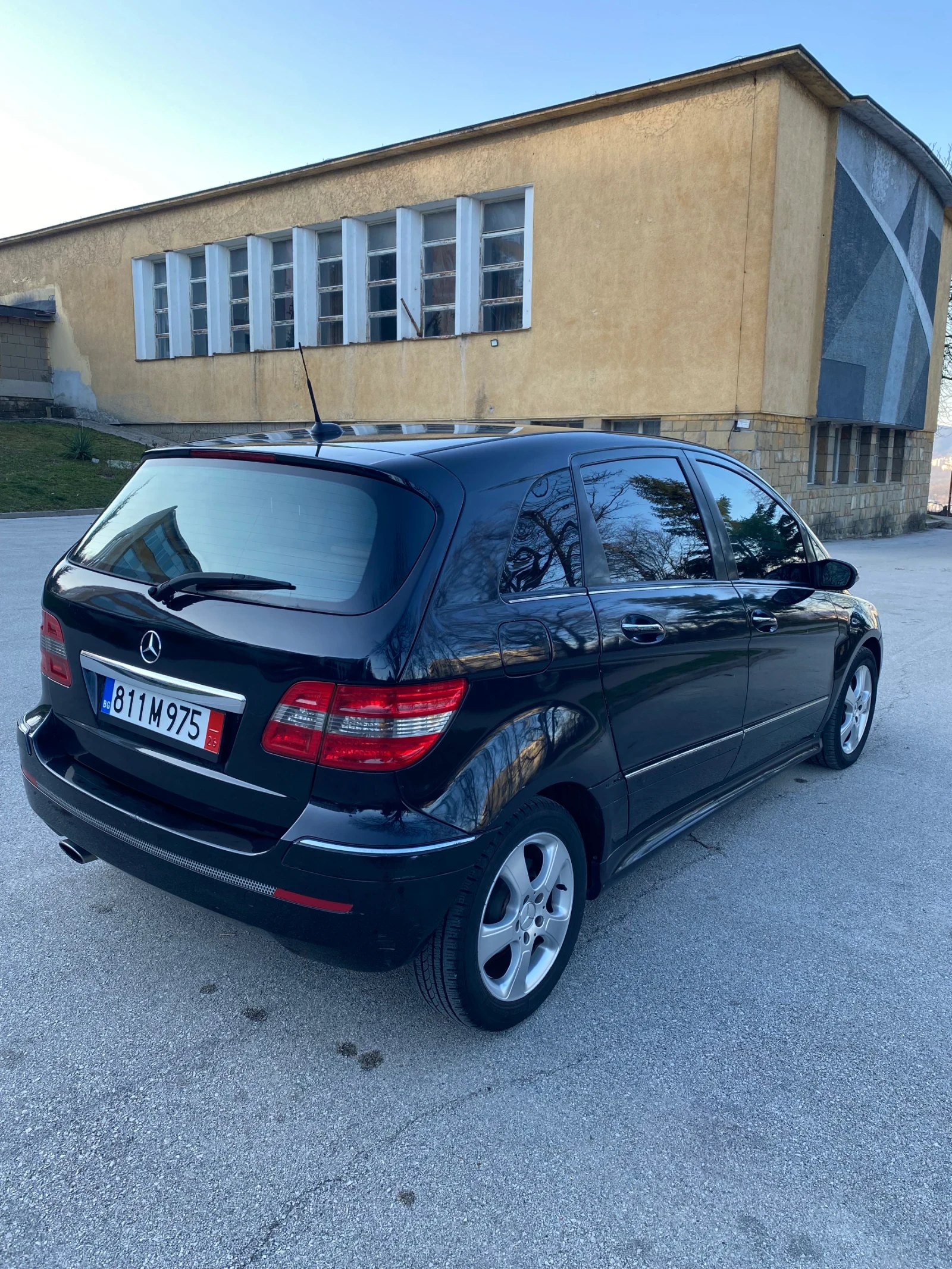 Mercedes-Benz B 180, снимка 2 - Автомобили и джипове - 53738521