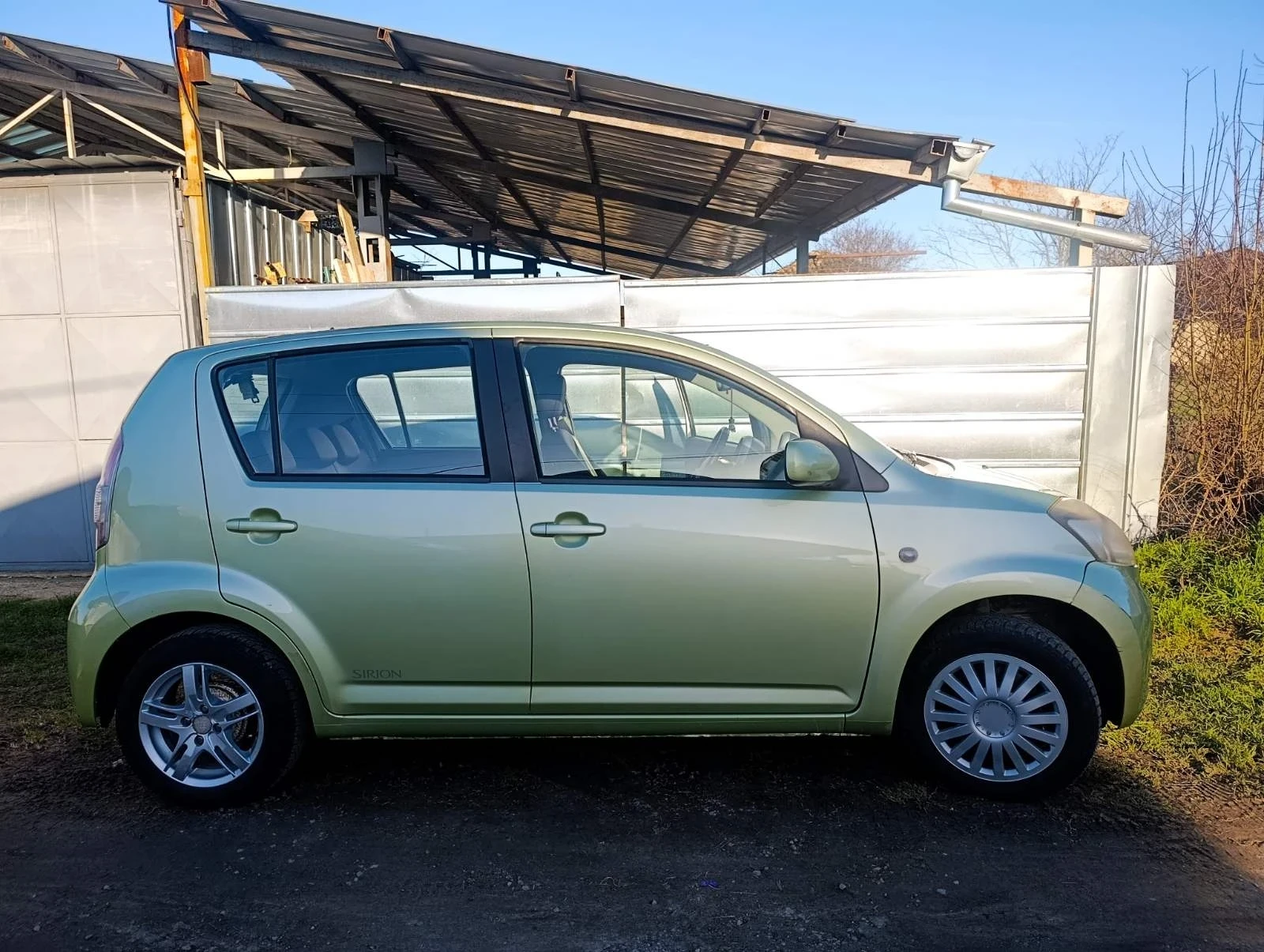 Daihatsu Sirion -