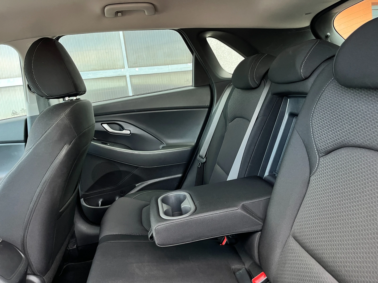 Hyundai I30 1.4i АВТОМАТИК, снимка 10 - Автомобили и джипове - 54185744