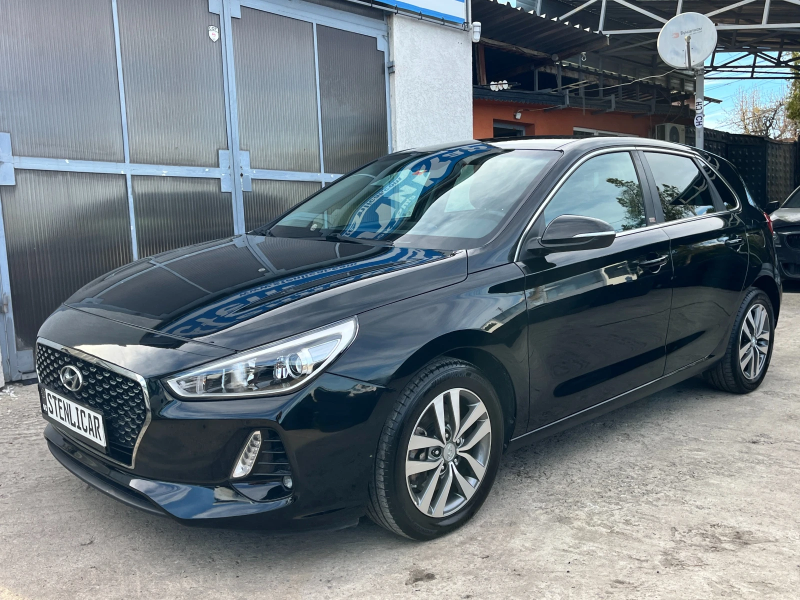 Hyundai I30 1.4i АВТОМАТИК, снимка 3 - Автомобили и джипове - 54185744