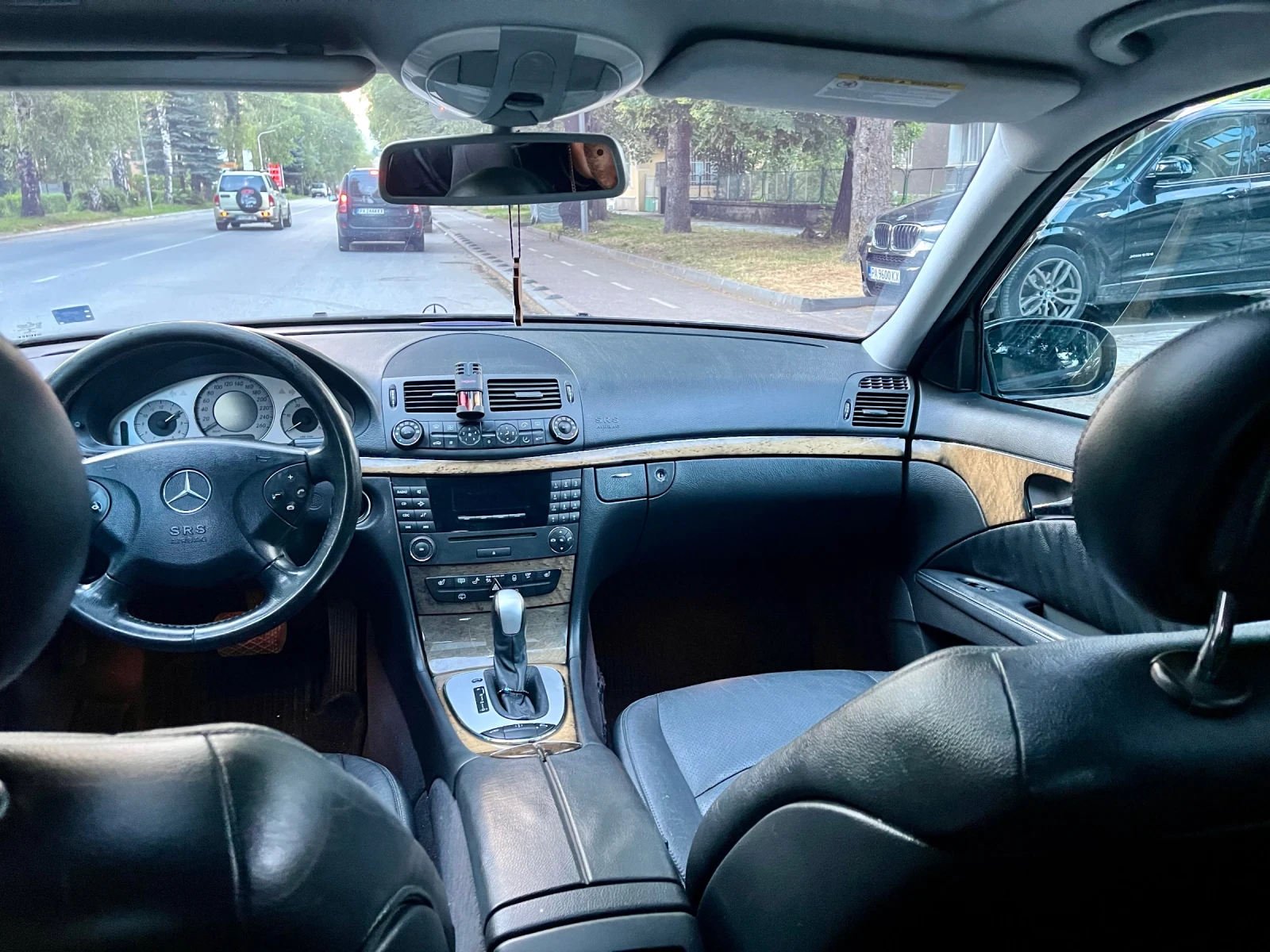 Mercedes-Benz E 320, снимка 11 - Автомобили и джипове - 54423262