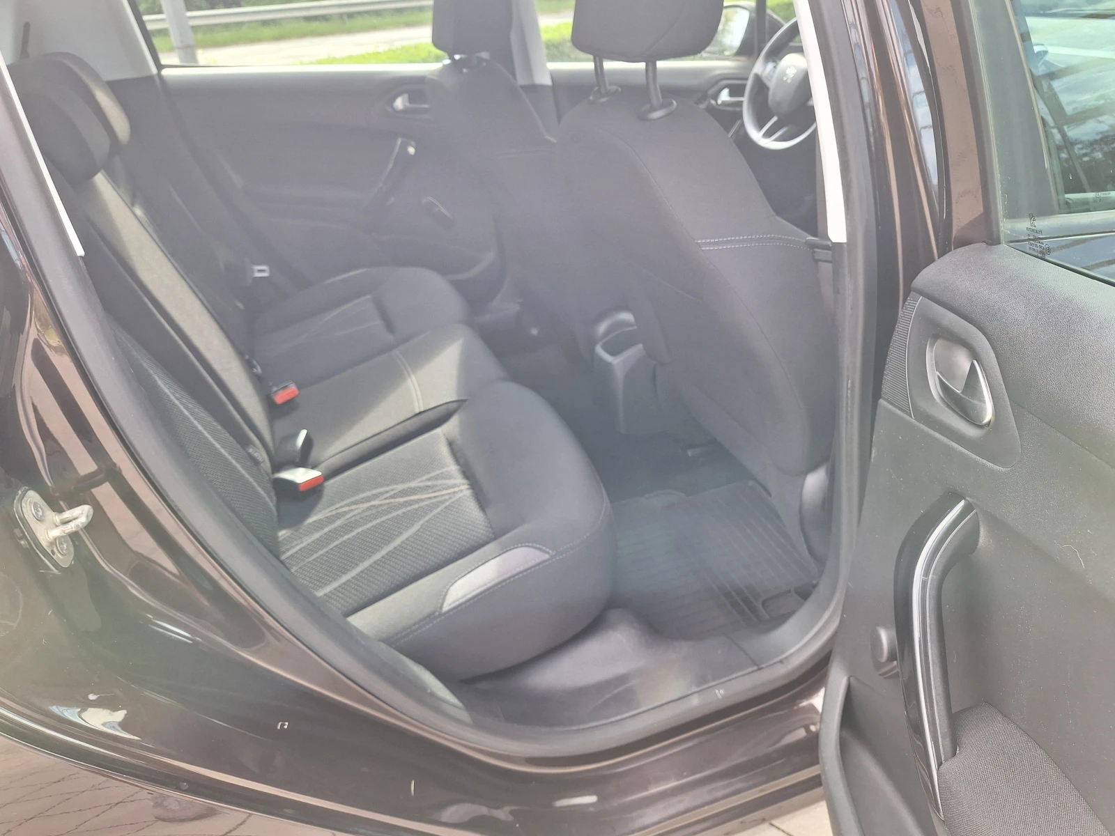 Peugeot 208 1.4HDI Euro5 Braun, снимка 13 - Автомобили и джипове - 54758839