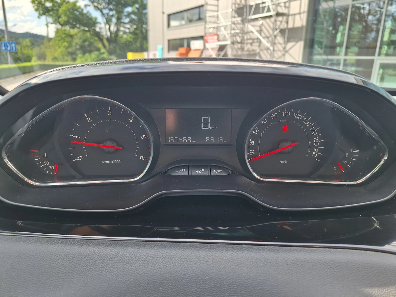 Peugeot 208 1.4HDI Euro5 Braun, снимка 8 - Автомобили и джипове - 54758839