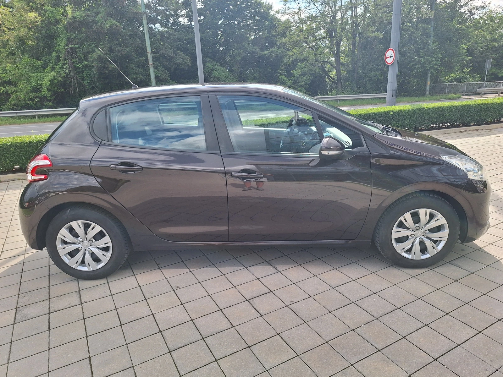 Peugeot 208 1.4HDI Euro5 Braun, снимка 14 - Автомобили и джипове - 54758839