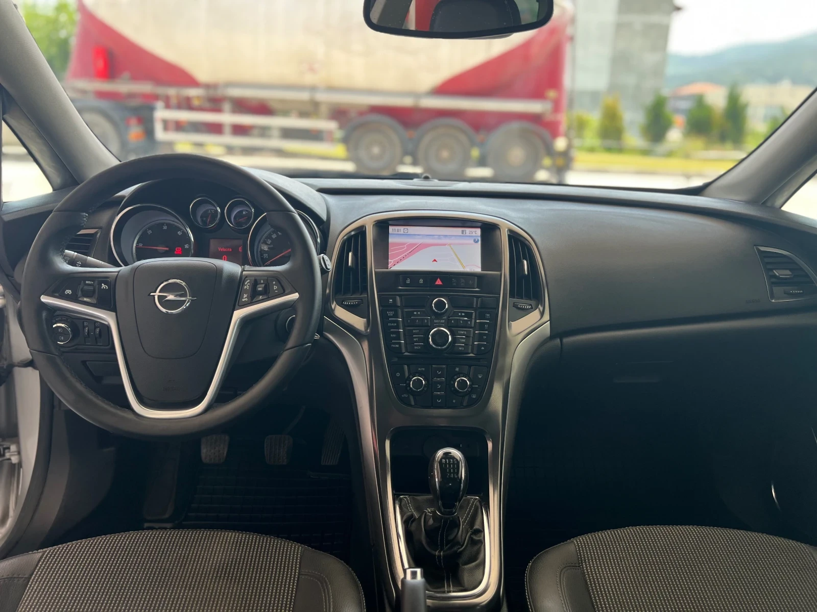 Opel Astra 1.7CDTI 125kc NAVI Италия, снимка 11 - Автомобили и джипове - 54801580