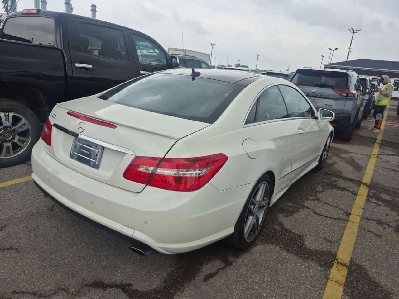 Mercedes-Benz E 350 AMG Line * Coupe * CARFAX * , снимка 3 - Автомобили и джипове - 55372324