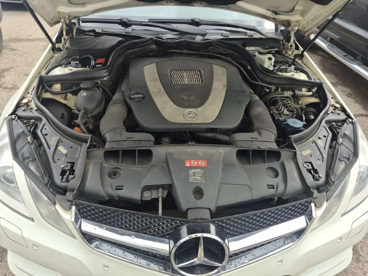 Mercedes-Benz E 350 AMG Line * Coupe * CARFAX * , снимка 13 - Автомобили и джипове - 55372324