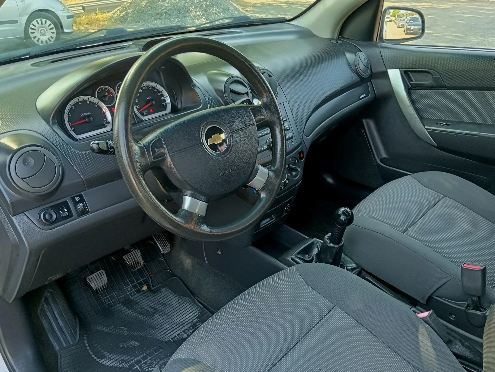 Chevrolet Aveo 1.2i, снимка 8 - Автомобили и джипове - 55789155