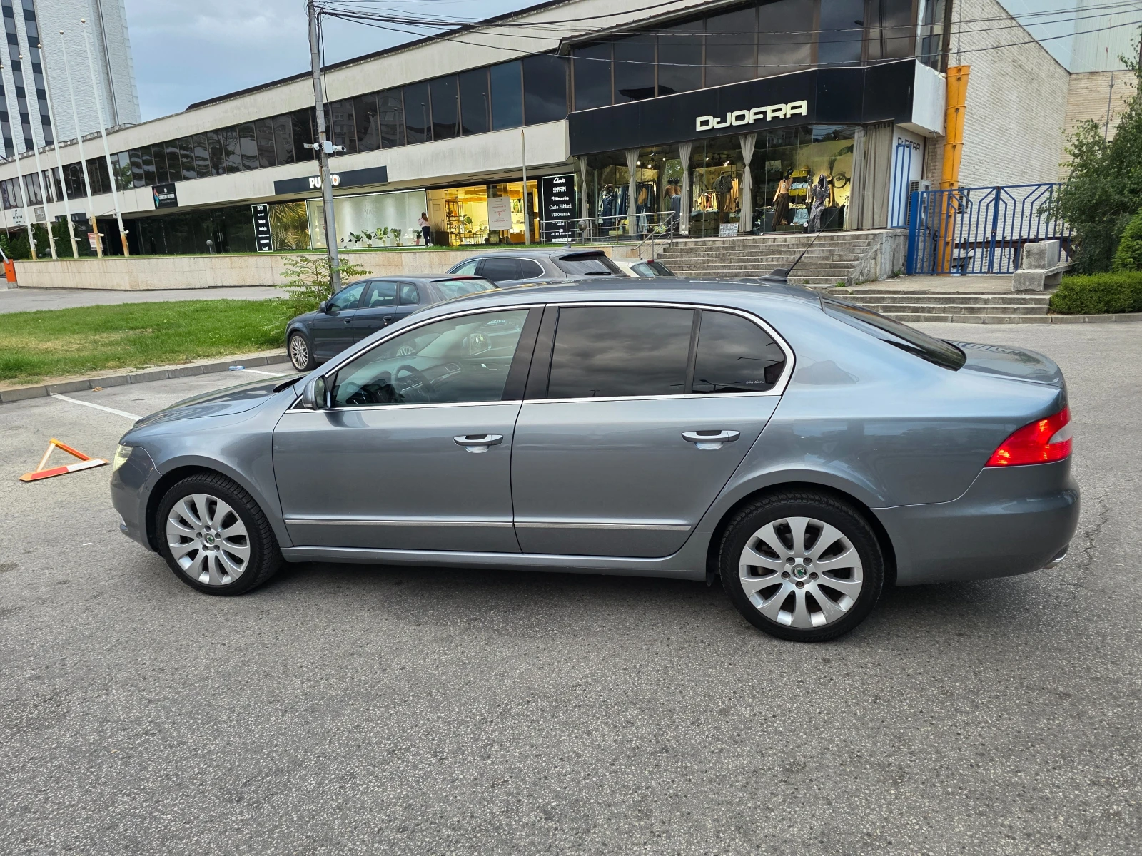 Skoda Superb, снимка 2 - Автомобили и джипове - 56224460