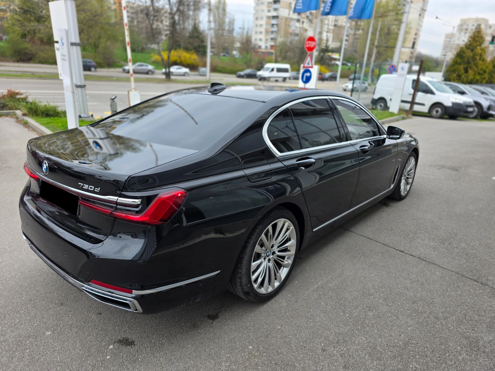 BMW 730 LCI X-drive, снимка 8 - Автомобили и джипове - 56328763