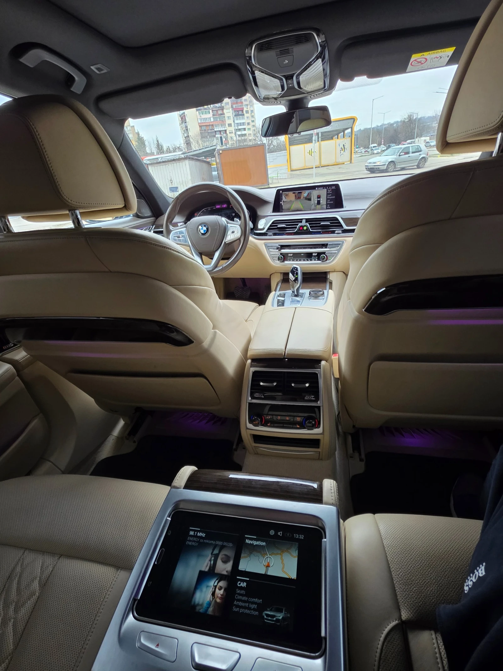 BMW 730 LCI X-drive, снимка 13 - Автомобили и джипове - 56328763