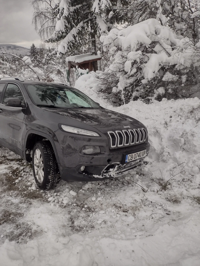 Jeep Cherokee, снимка 4 - Автомобили и джипове - 48541377