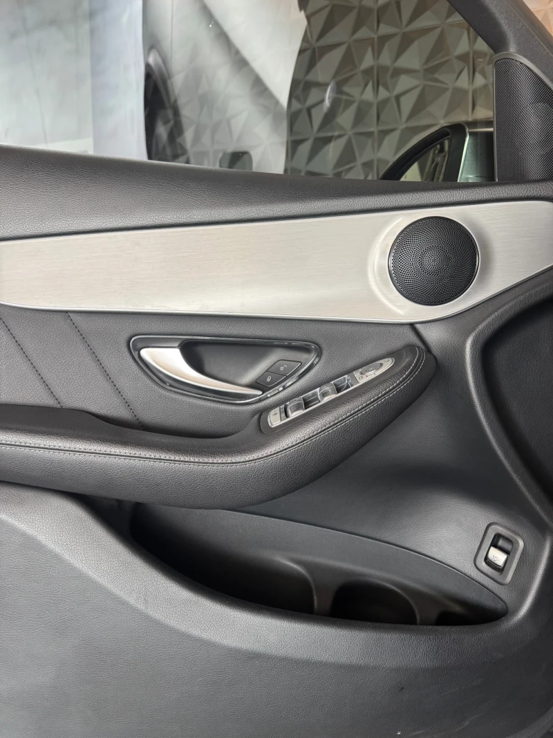 Mercedes-Benz GLC 300 d * 4 MATIC * AMG Пакет * Камера * , снимка 11 - Автомобили и джипове - 51175397