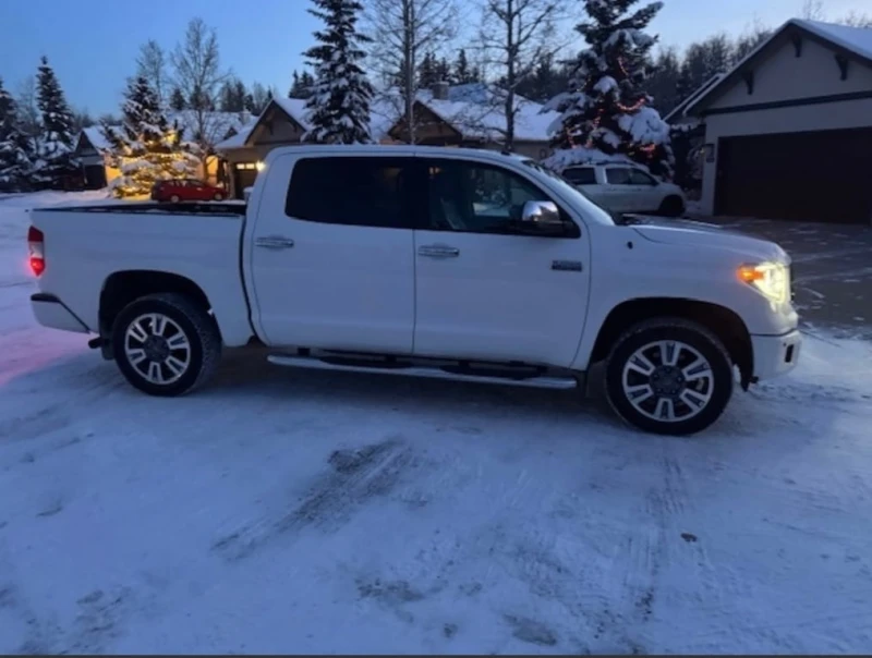 Toyota Tundra * Platinum * CARFAX * БЕЗ ПЪРВОНАЧАЛНА ВНОСКА, снимка 3 - Автомобили и джипове - 52690698