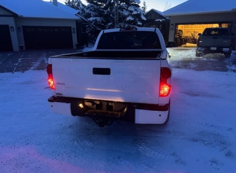 Toyota Tundra * Platinum * CARFAX * БЕЗ ПЪРВОНАЧАЛНА ВНОСКА, снимка 4 - Автомобили и джипове - 52690698