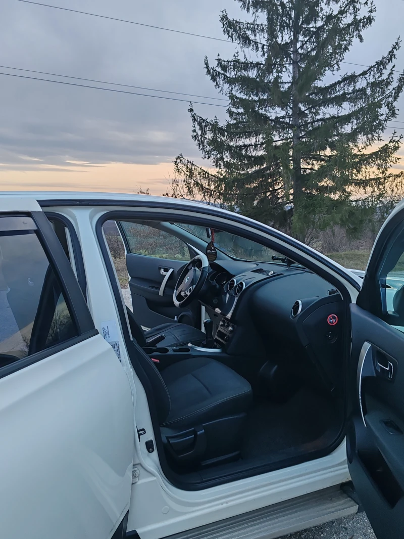 Nissan Qashqai, снимка 16 - Автомобили и джипове - 53488385