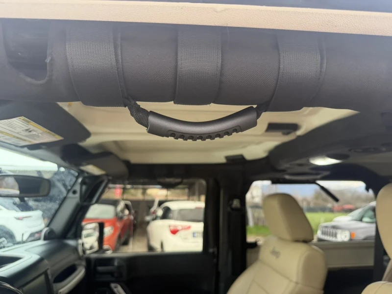 Jeep Wrangler 2.8 DIESEL SAHARA, снимка 13 - Автомобили и джипове - 53541679