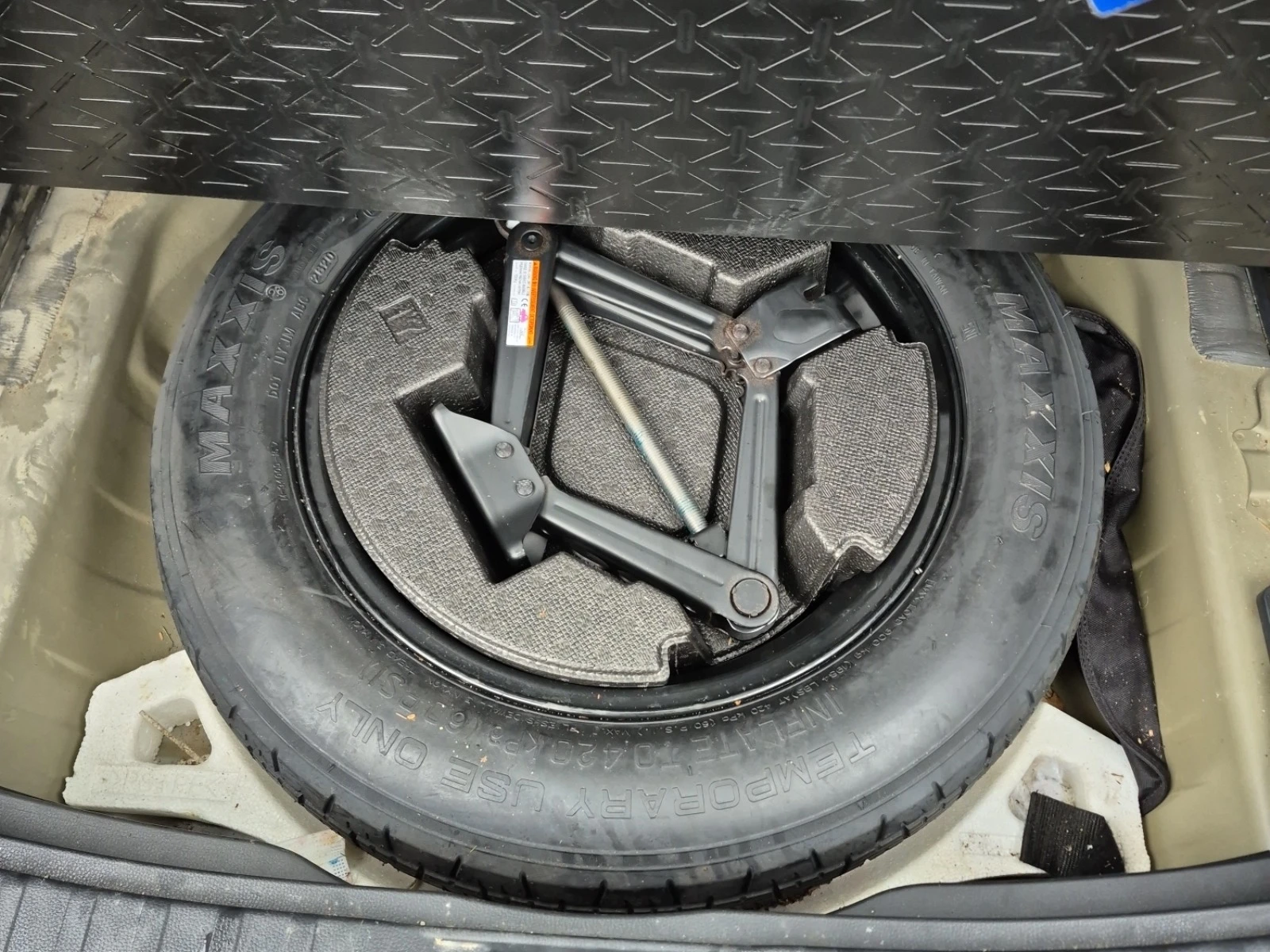 Toyota Rav4 HYBRID XSE * * CARFAX * *   * *  | Mobile.bg   11