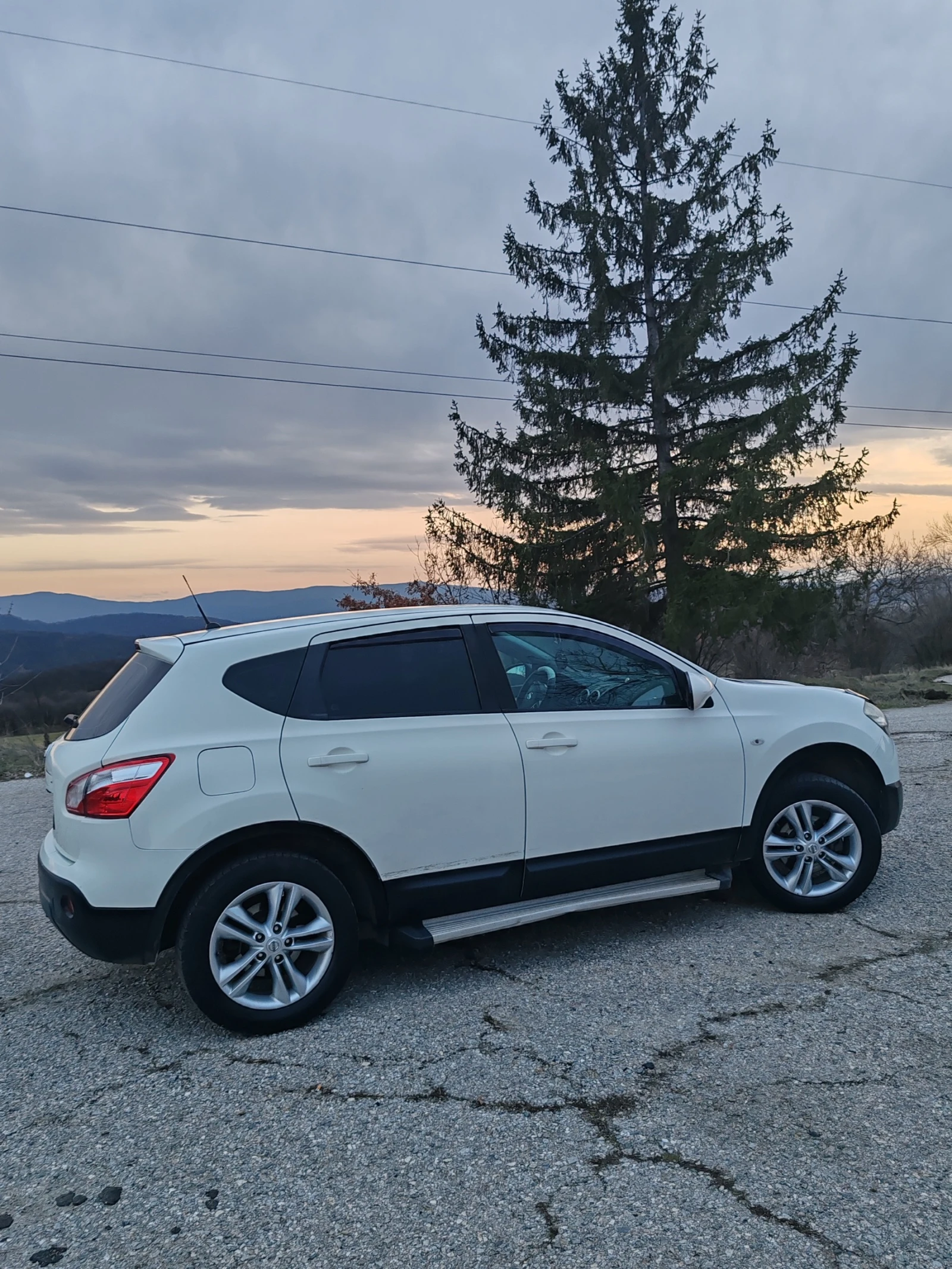 Nissan Qashqai, снимка 4 - Автомобили и джипове - 53488385