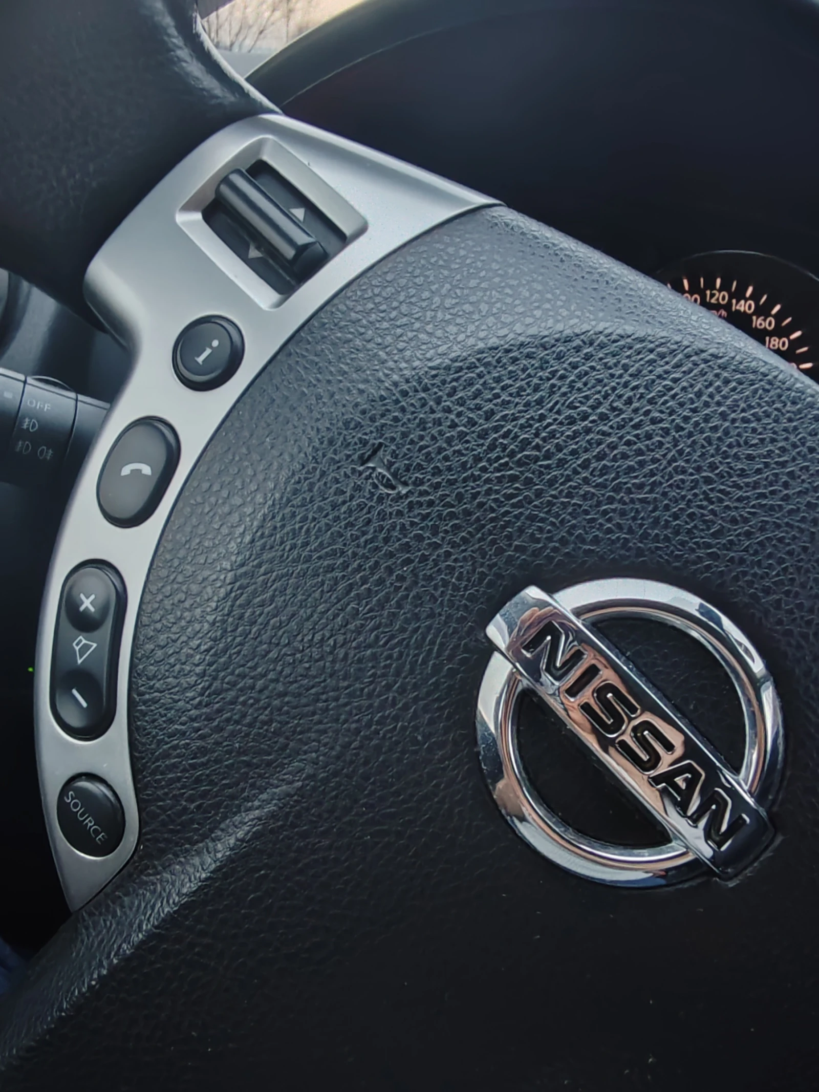 Nissan Qashqai, снимка 10 - Автомобили и джипове - 53488385