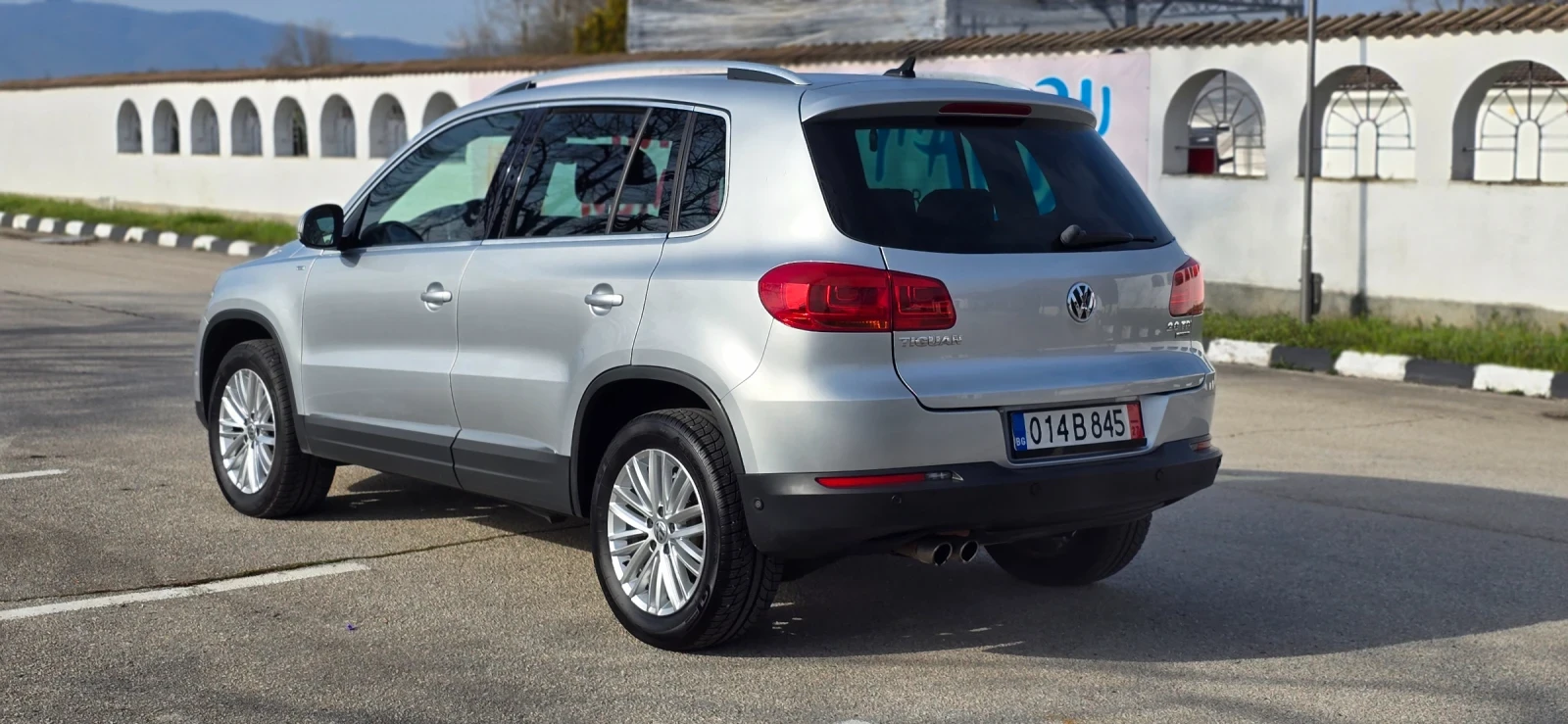 VW Tiguan 4x4 177hp, снимка 4 - Автомобили и джипове - 53971183