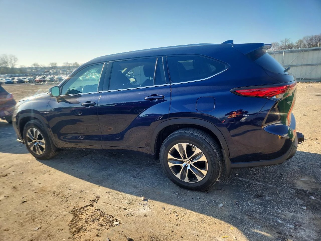 Toyota Highlander XLE AWD, снимка 3 - Автомобили и джипове - 54551482