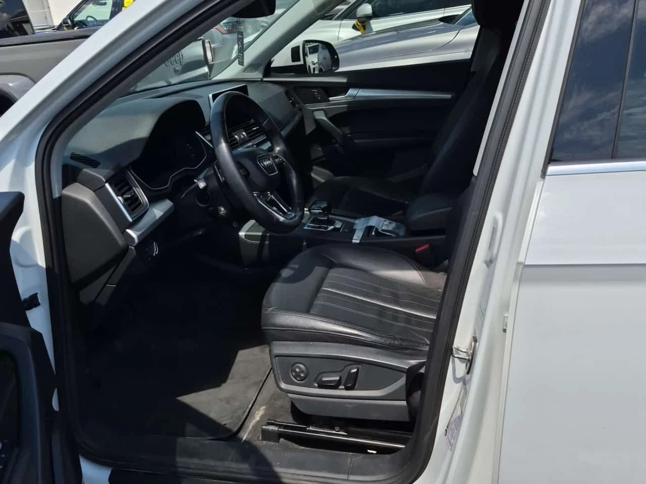 Audi Q5 * CARFAX * 360 КАМЕРА * ПАНОРАМА * АВТОКРЕДИТ * , снимка 8 - Автомобили и джипове - 54939886