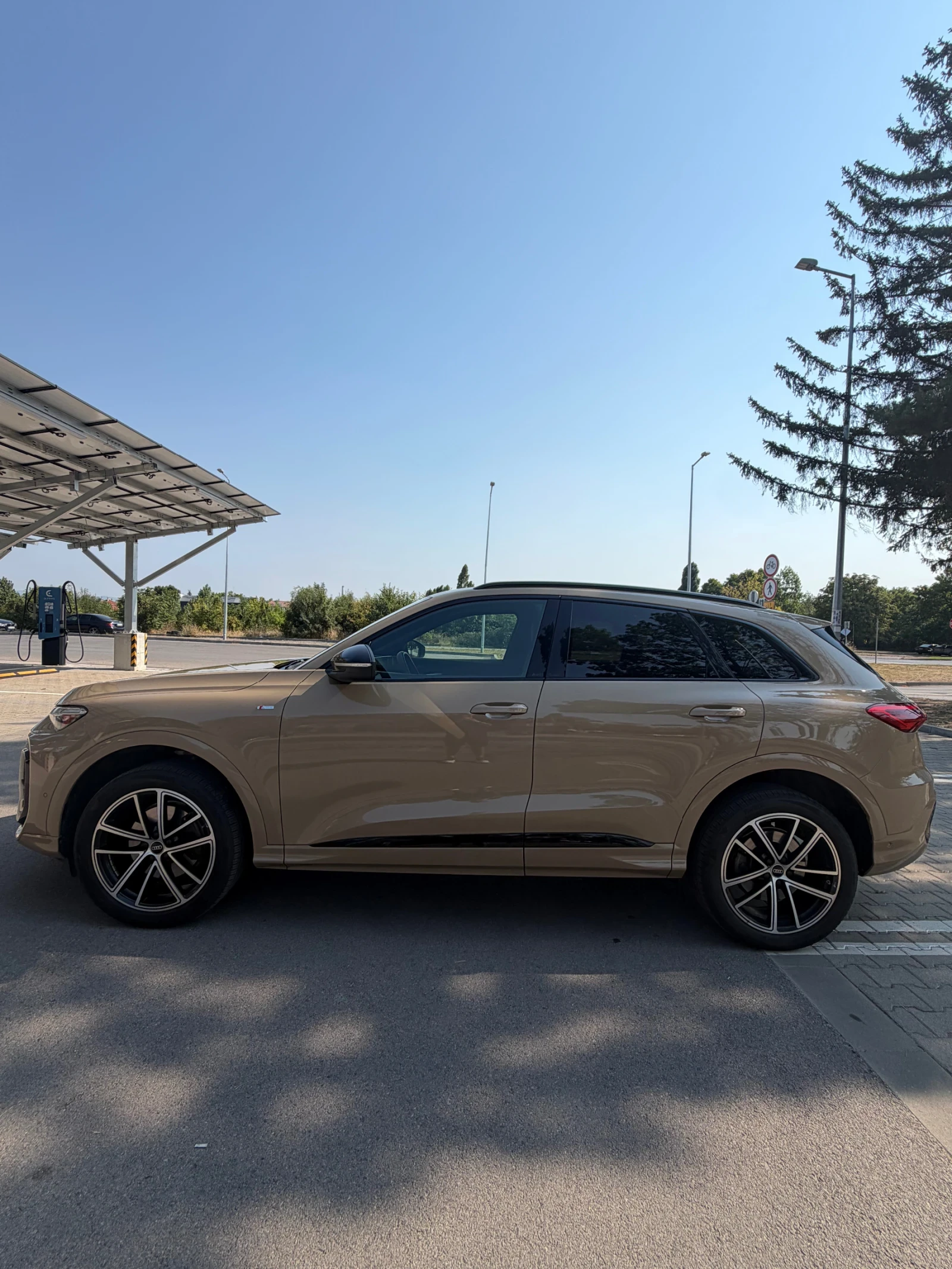 Audi Q5 ЛИЗИНГ ! ЧИСТО НОВА !, снимка 4 - Автомобили и джипове - 55700601