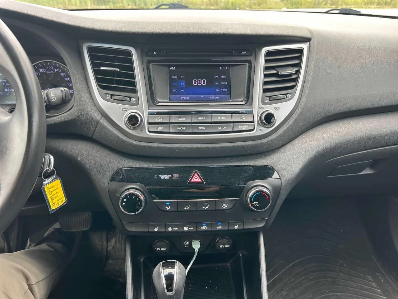 Hyundai Tucson * Premium * АВТОКРЕДИТ * , снимка 9 - Автомобили и джипове - 56193362