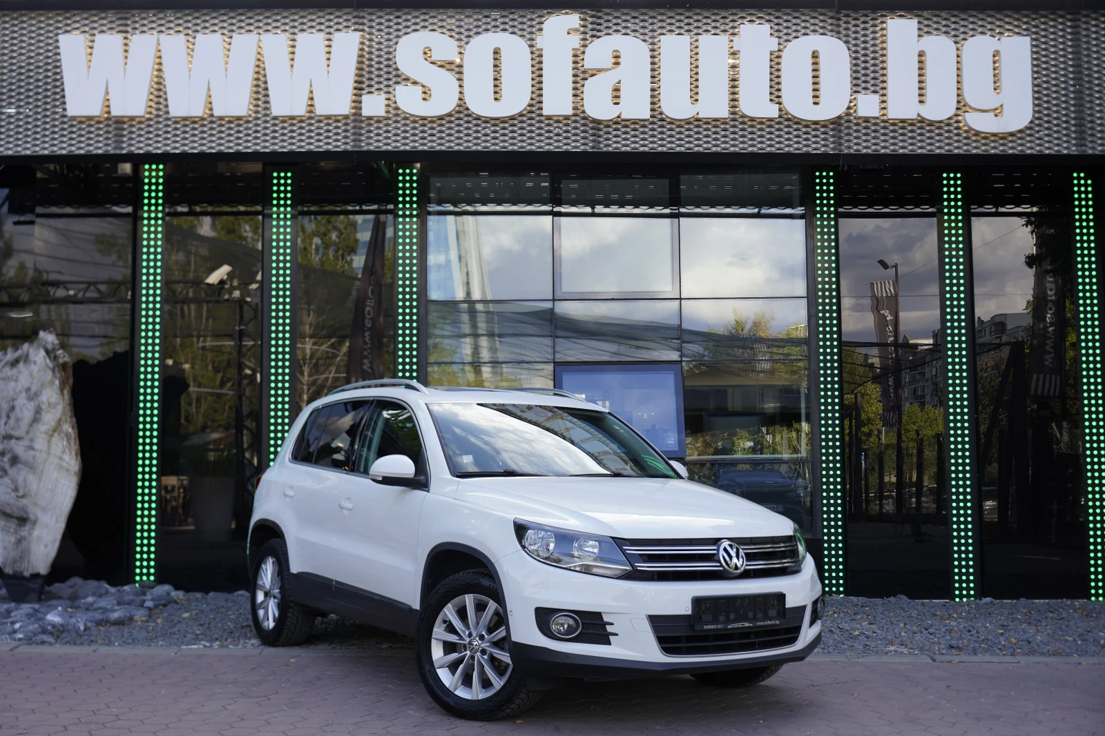 VW Tiguan 2.0 TDI 4Motion, снимка 3 - Автомобили и джипове - 56196261