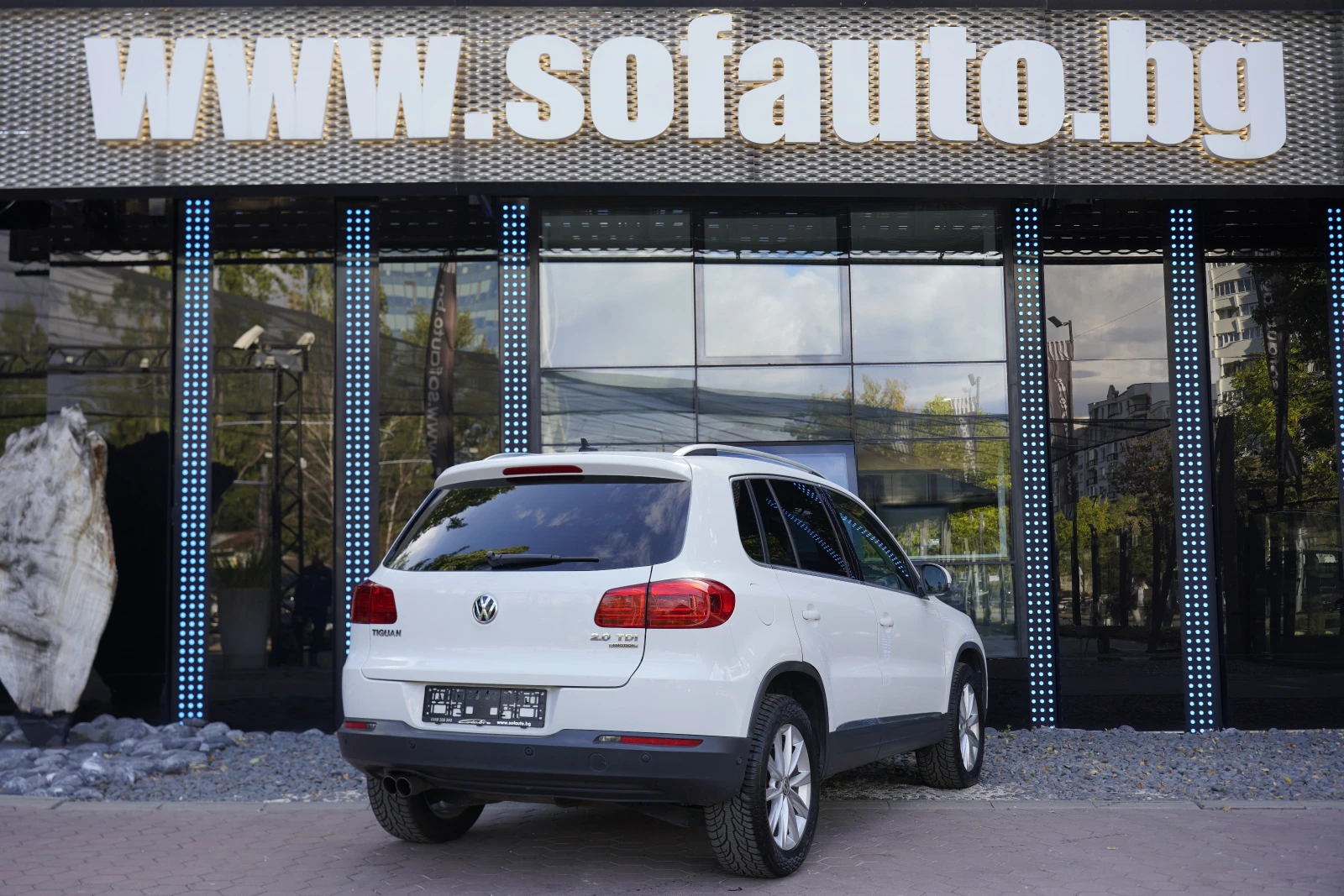 VW Tiguan 2.0 TDI 4Motion, снимка 6 - Автомобили и джипове - 56196261