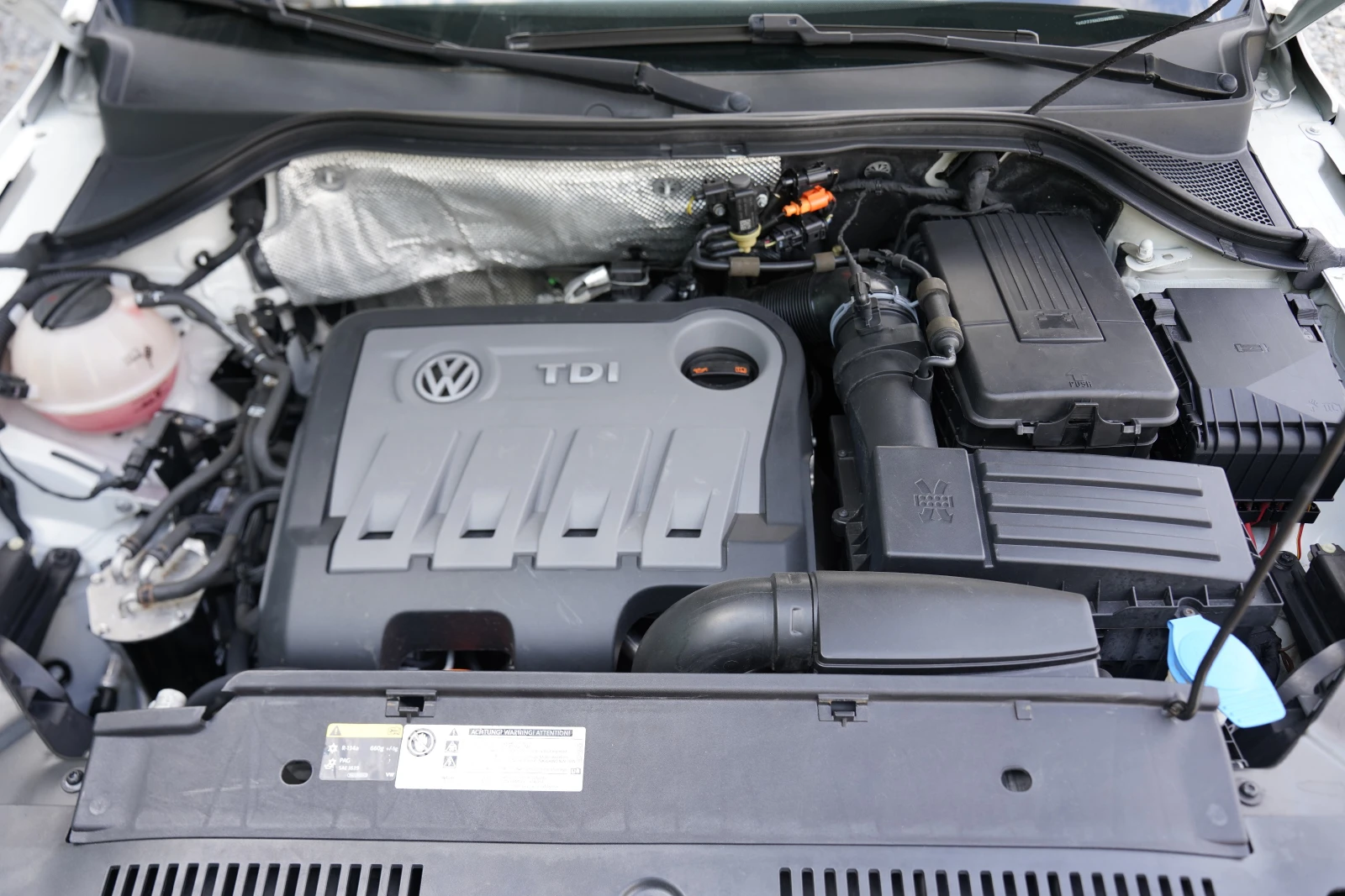VW Tiguan 2.0 TDI 4Motion, снимка 15 - Автомобили и джипове - 56196261